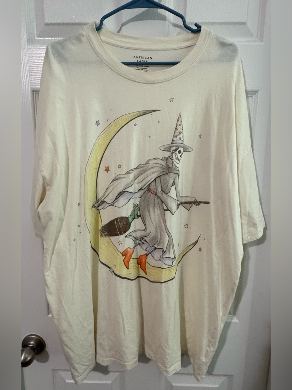 American Eagle White Short Sleeve Halloween Witch Frog Oversized Shirt Size L/XL